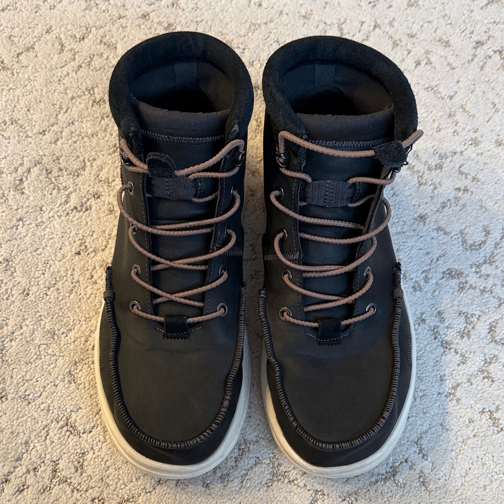 Hey Dude Men's Black Boot with Tan laces